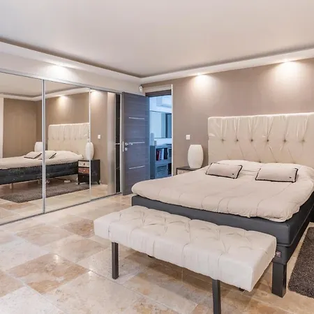 Les Cigales - Piscine Privative Nyaraló La Ciotat